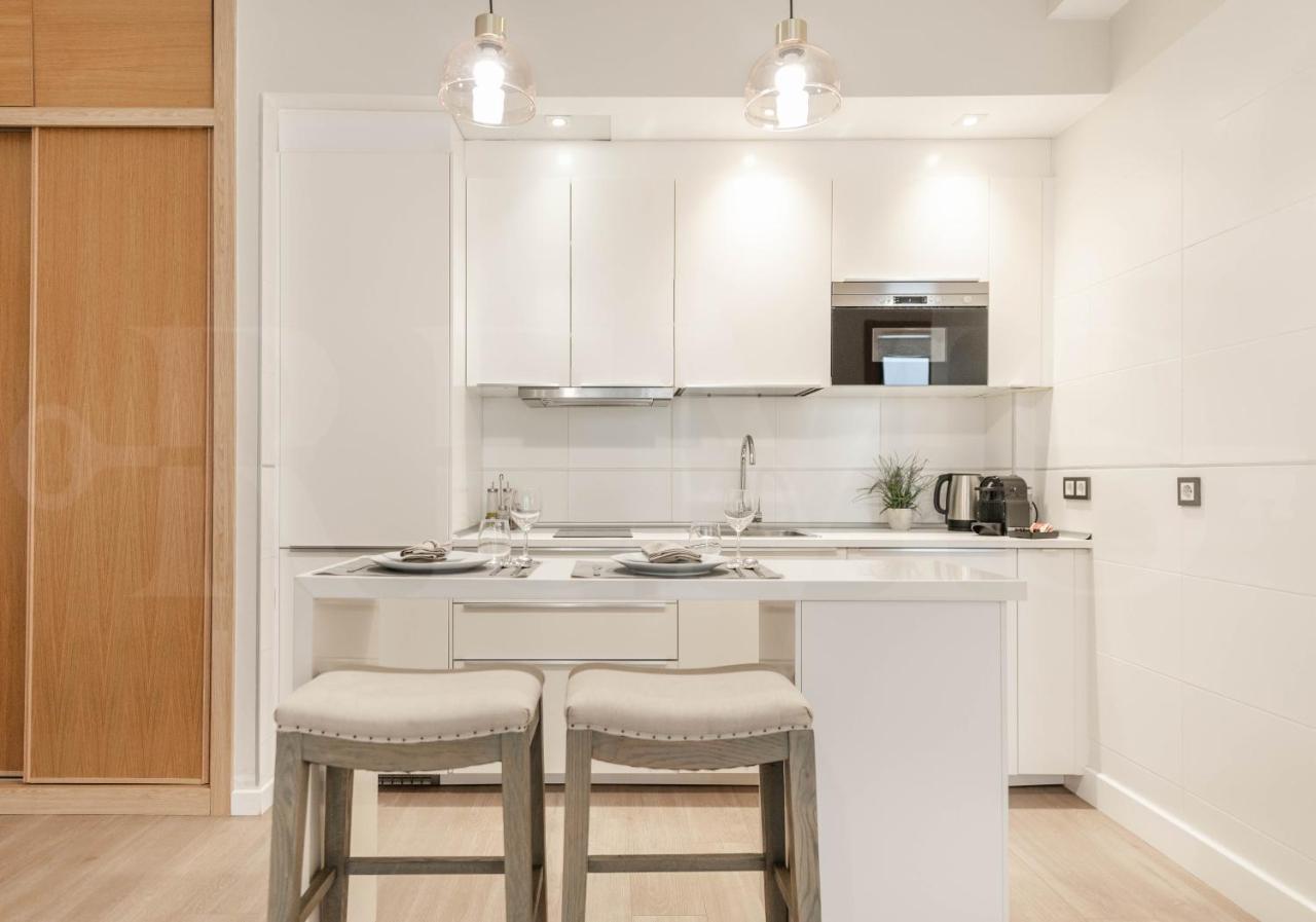 Cozy Apartment With Parking In The Center By Rems Малага Екстериор снимка
