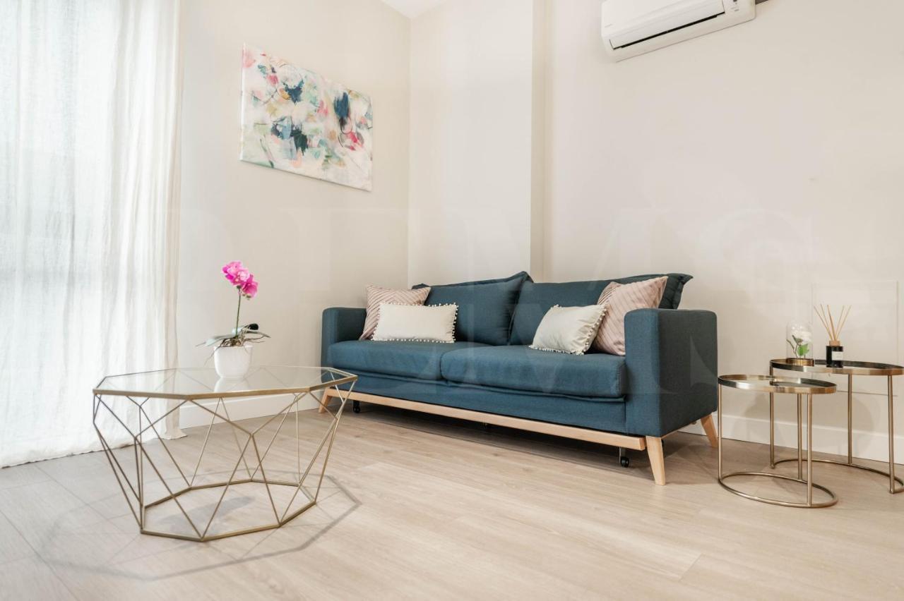 Cozy Apartment With Parking In The Center By Rems Малага Екстериор снимка